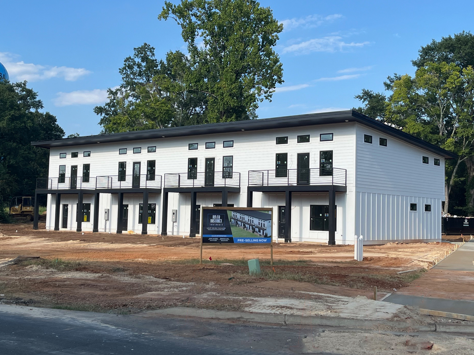 construction at River District Towmnhomes in Tuscaloosa, AL